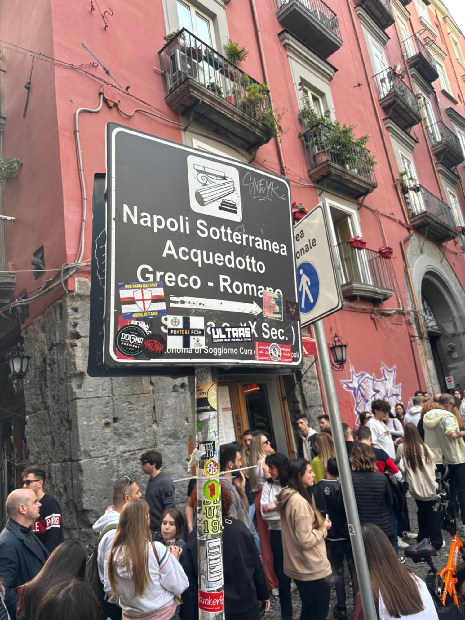 Boutique Home Tarsia- A 2 Minuti Da Piazza Dante E Metro Montesanto Napoli Esterno foto