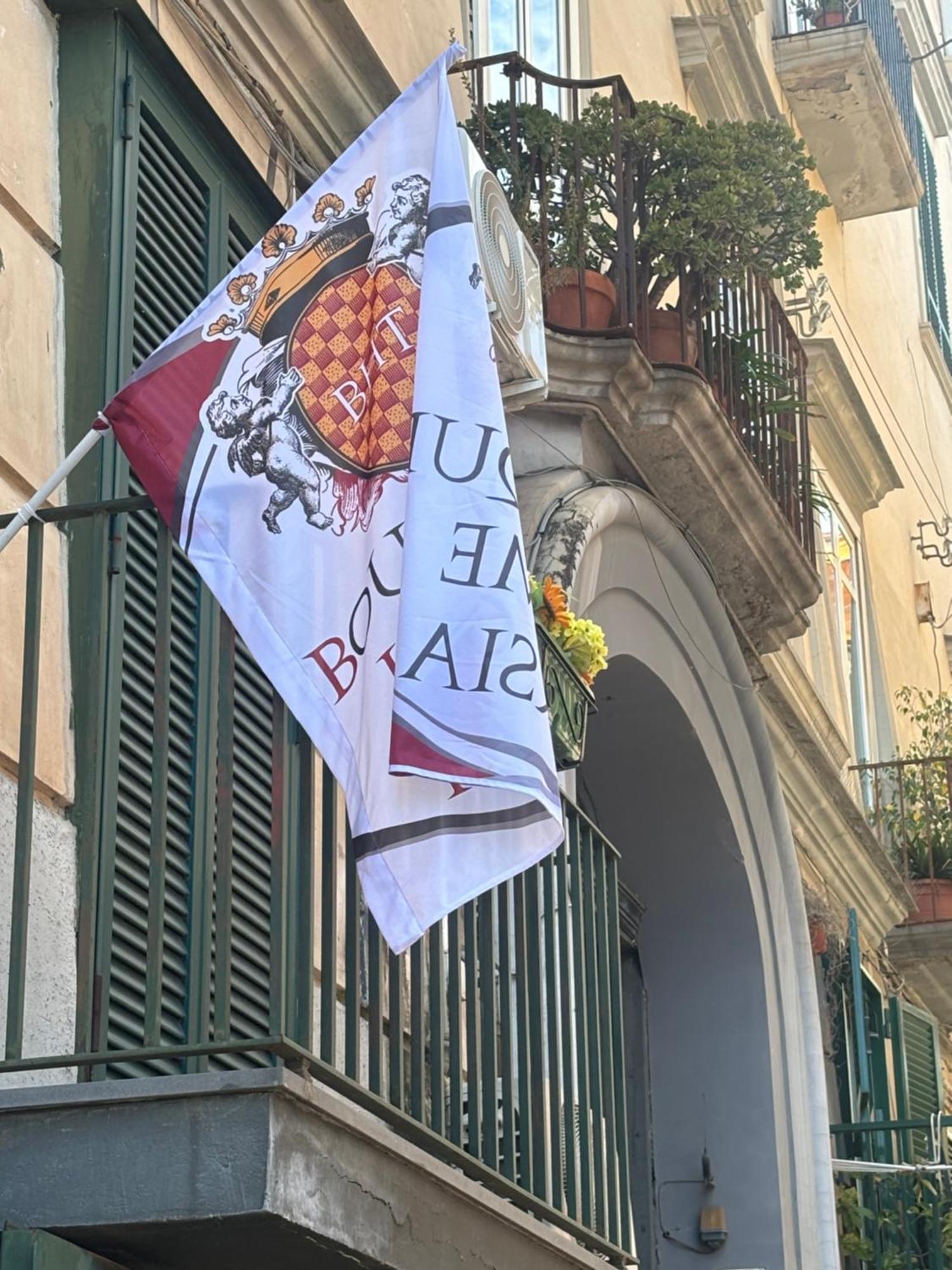 Boutique Home Tarsia- A 2 Minuti Da Piazza Dante E Metro Montesanto Napoli Esterno foto