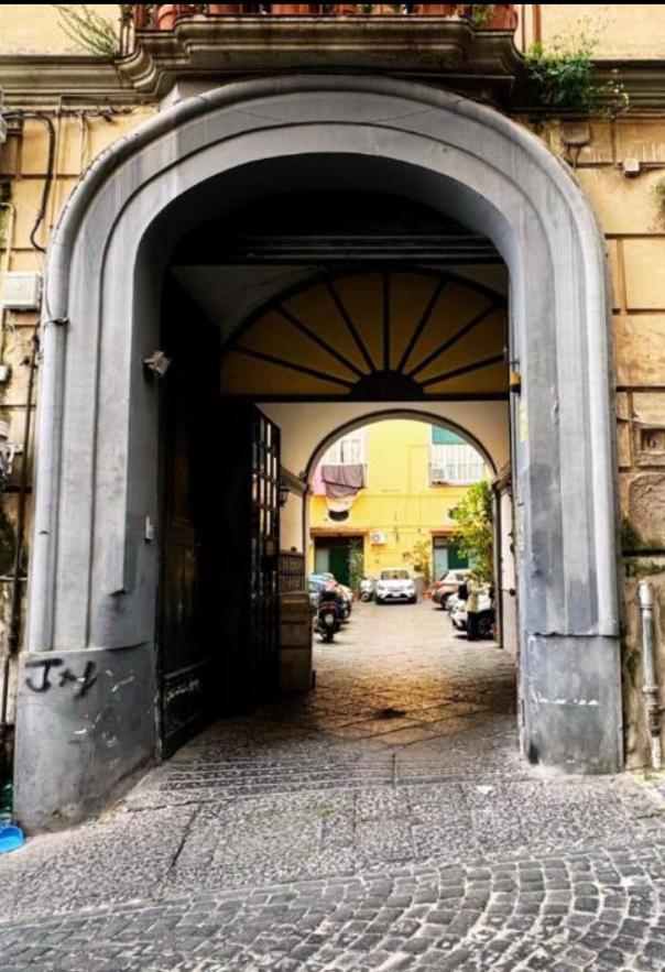 Boutique Home Tarsia- A 2 Minuti Da Piazza Dante E Metro Montesanto Napoli Esterno foto